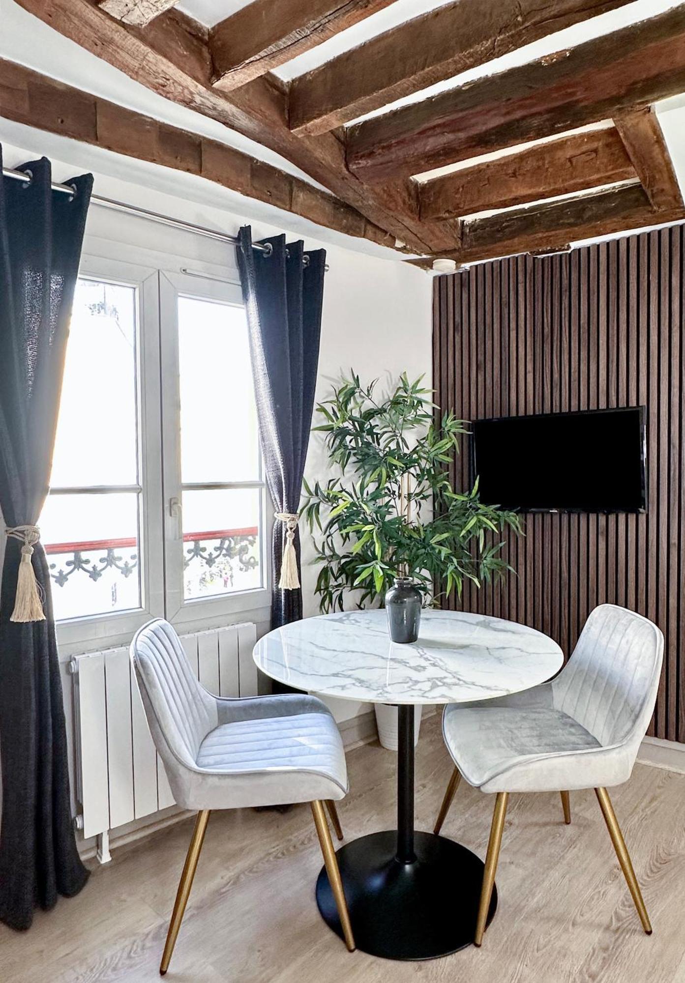 Appartamento Chic Flat In Pantheon & Luxembourg Garden Parigi Esterno foto